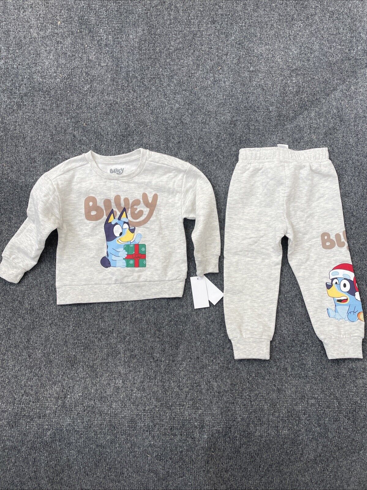 Toddler Boys' Bluey Bingo Christmas 2pc Fleece Top and Bottom Set - Oatmeal 3T